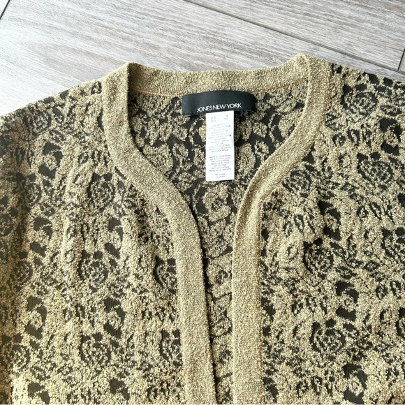 Jones New York Floral Pattern Cardigan Made in Hong Kong - Picture 6 of 12
